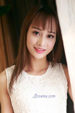 215690 - Jean Age: 28 - China