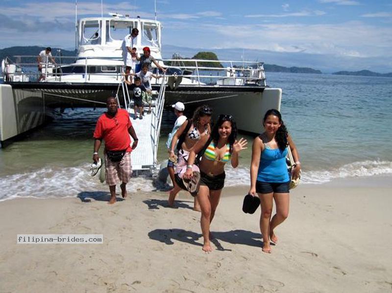 costa-rica-women-16